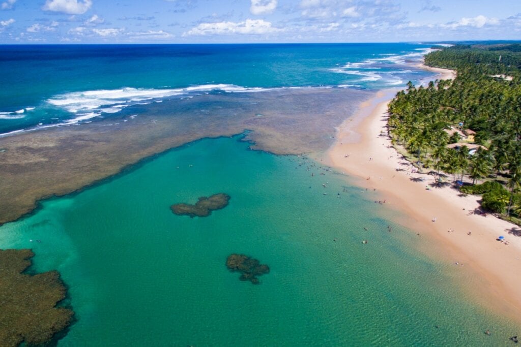 Taipu de Fora tem uma piscina natural ideal para relaxar e mergulhar (Imagem: SergioRocha | Shutterstock)