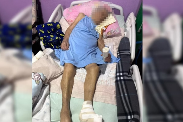 Procedimento ocorreu dentro de casa da vítima