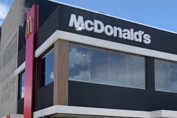 Quase pronta: veja como ficou a nova McDonald's do Rio Vermelho  por Esther Morais