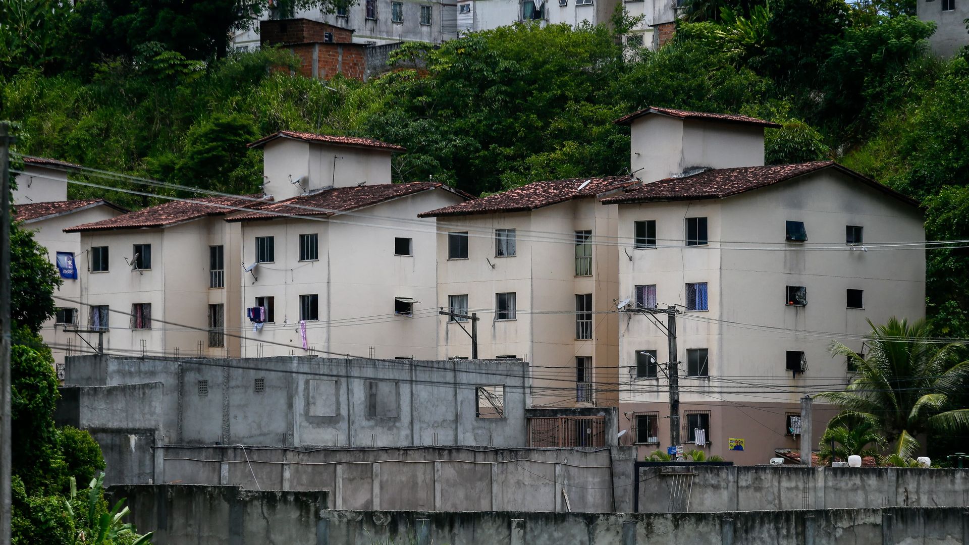 Imagem - Traficantes expulsam moradores do Minha Casa Minha Vida