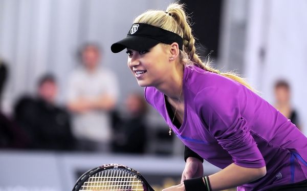 Anna Kournikova em jogo de exibição em 2009