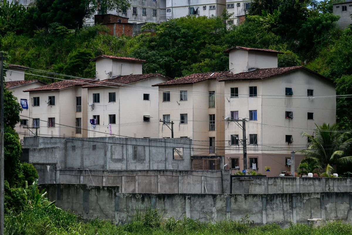 Traficantes expulsam moradores do MCMV de Fazenda Grande II 