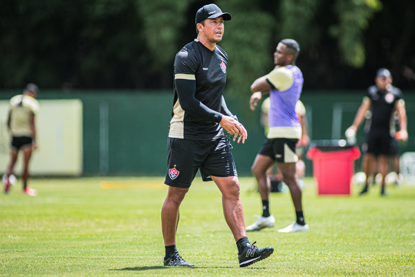 Técnico Thiago Carpini mantém a escalação para o Ba-Vi em segredo