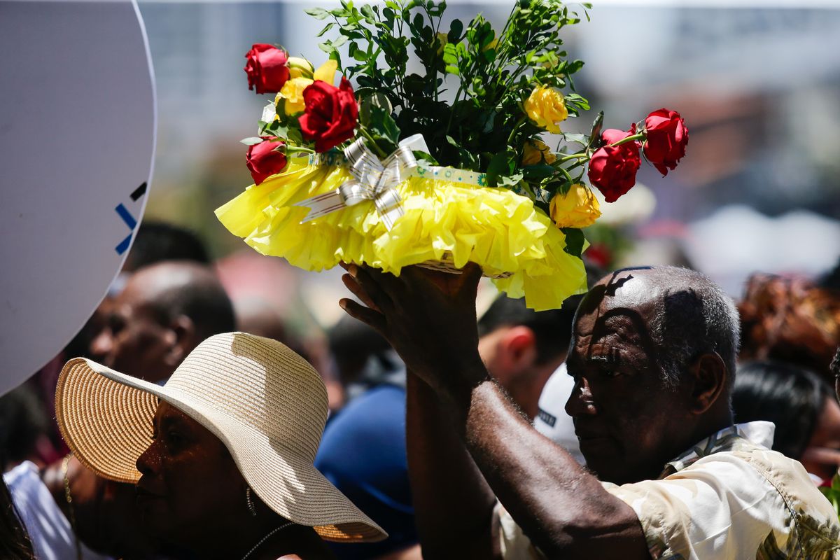 O primeiro dia será marcado pela tradicional entrega do presente de Oxum, no Dique do Tororó. A previsão de chegada é 23h40. por Arisson Marinho Correio