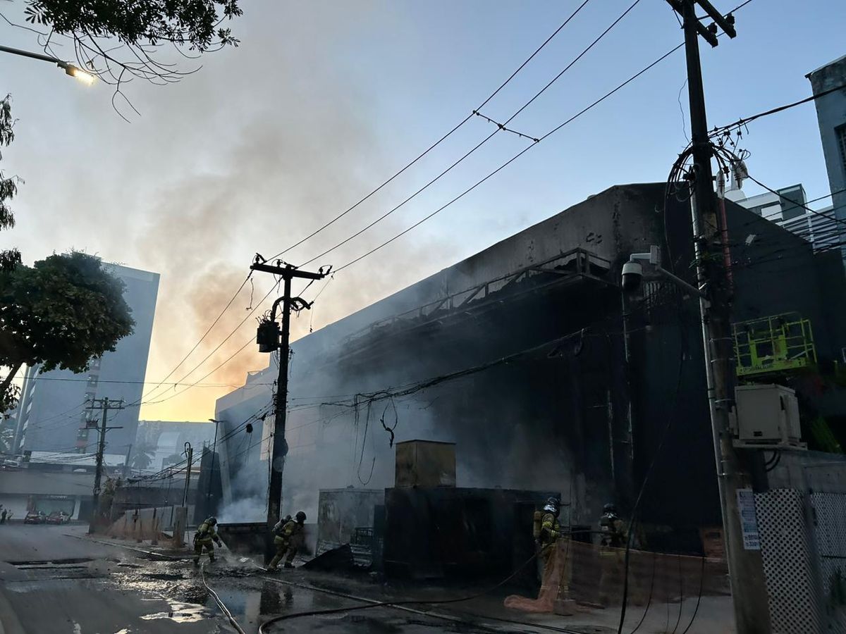 Incêndio na Rede Mix da Sabino Silva