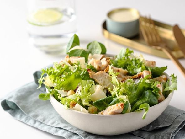 Imagem - 7 receitas de saladas leves e nutritivas para o jantar