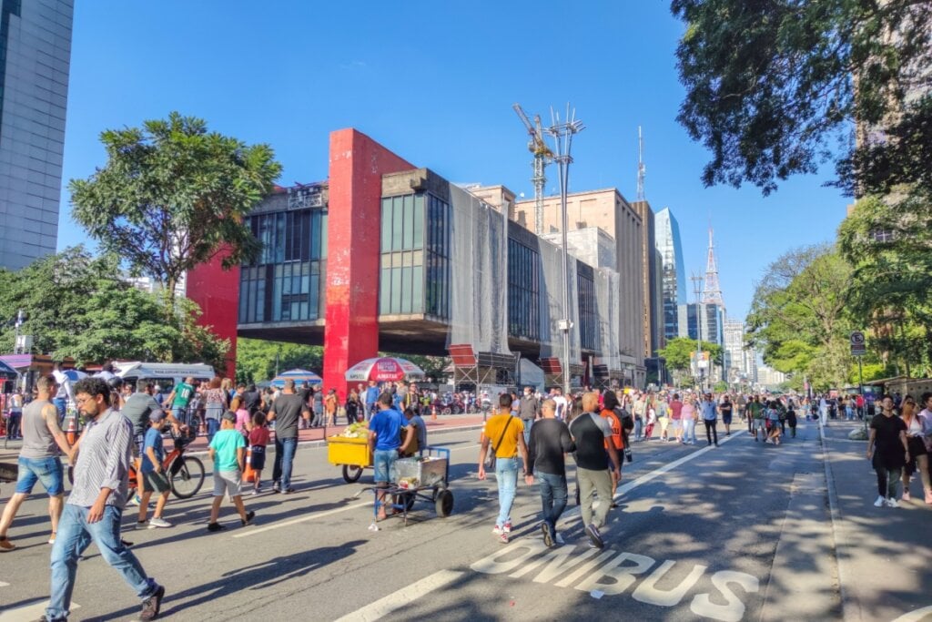 O MASP é famoso por suas coleções de arte e arquitetura suspensa (Imagem: Alison Nunes Calazans | Shutterstock)