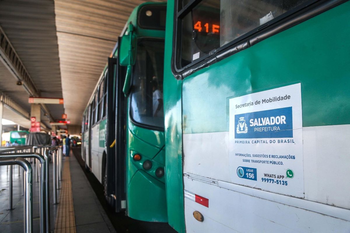 Linhas de ônibus são reativadas em Salvador