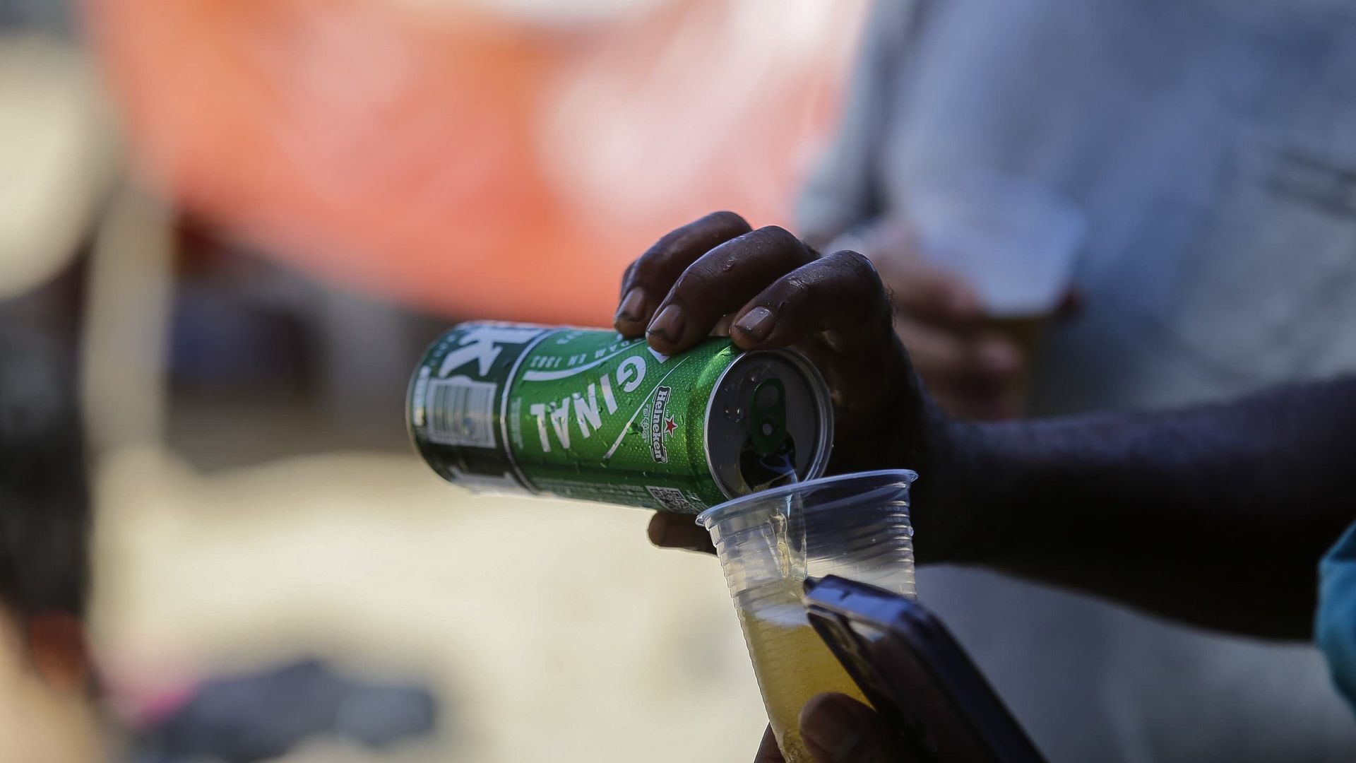 Imagem - Porto da Barra tem lata de cerveja vendida por R$ 22 e roska por até R$ 70