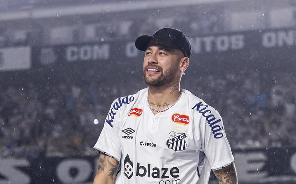 Neymar em apresentação do Santos