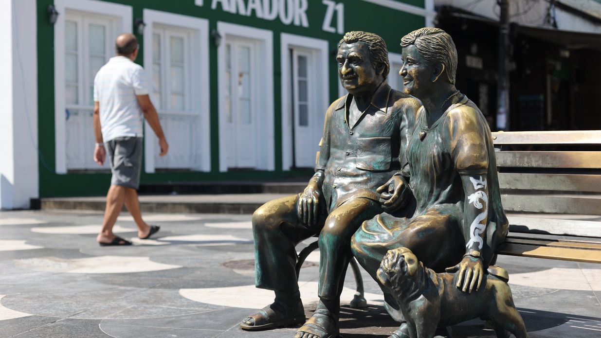 Imagem - Pintura de 'timbaleiro' em monumento de Jorge e Zélia divide opiniões de internautas