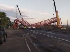 Imagem - Congestionamento na BR-324 no sentido Salvador passa de 8 km após queda de passarela