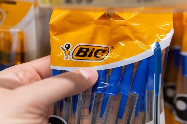 Criada em 1950, Bic Cristal completa 75 anos