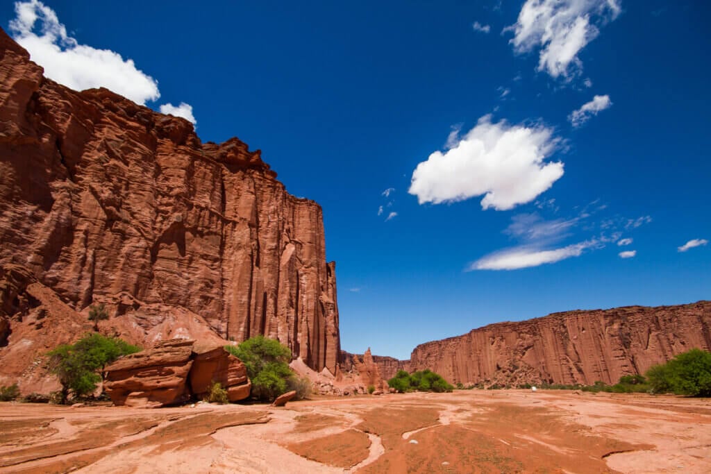 O Parque Nacional Talampaya é considerado uma das 7 maravilhas argentinas (Imagem: Guillermo Caffarini | Shutterstock)