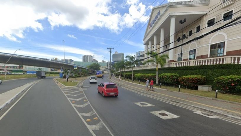 Imagem - Trecho da Avenida ACM é interditado por suspeita de vazamento de gás