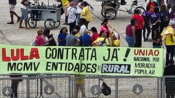 Ato da UNMP (União Nacional por Moradia Popular) em Brasília