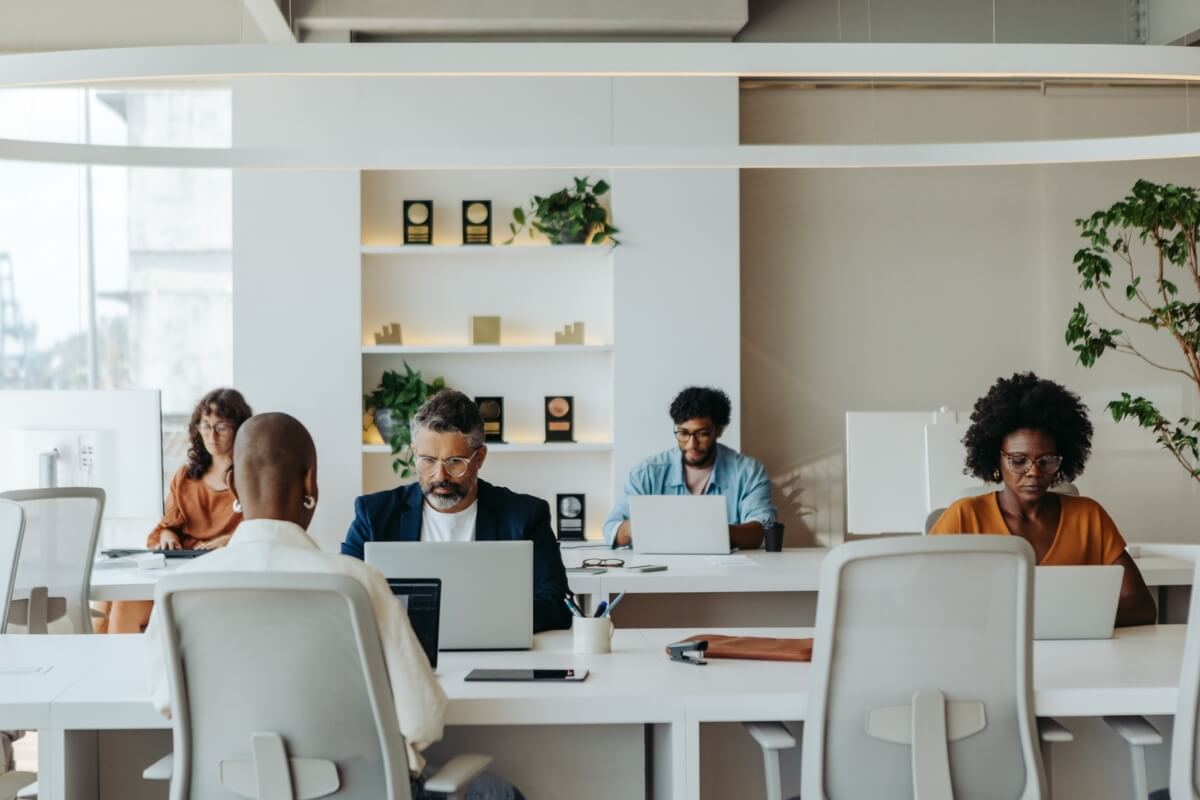 Companhias engajadas com diversidade e inclusão são as mais inovadoras (Imagem: JLco Julia Amaral | Shutterstock) 