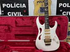 Imagem - Guitarra avaliada em R$ 50 mil é encontrada seis meses após ser furtada em Simões Filho