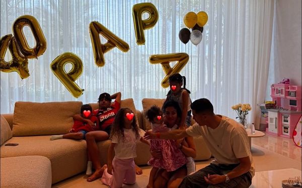 Cristiano Ronaldo Jr. comemorou aniversário de 40 anos do pai com camisa do Flamengo