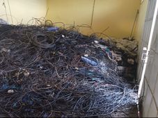 Imagem - Federação: 1,8 tonelada de fios clandestinos é retirada de postes em Operação Gatonet