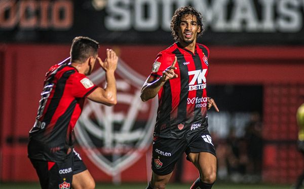 Fabri abriu o placar para o Vitória no primeiro tempo