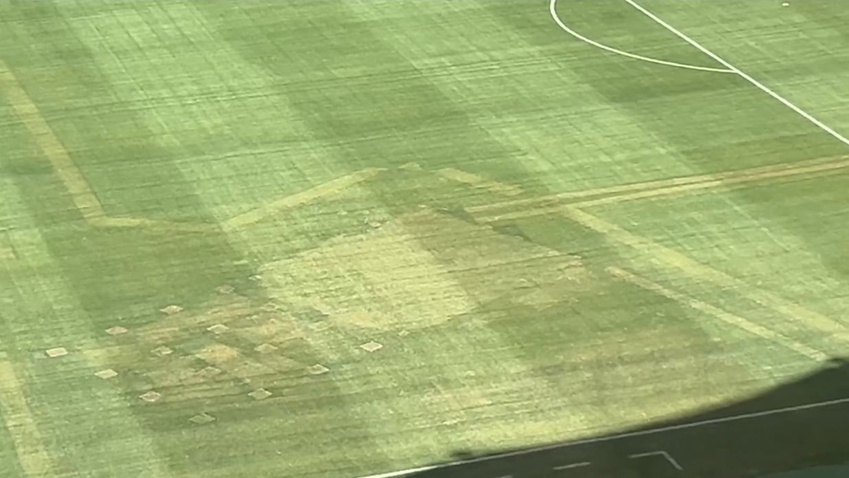 Imagem - Estado do gramado da Fonte Nova chama atenção após show de Caetano e Bethânia: 'Acabado'