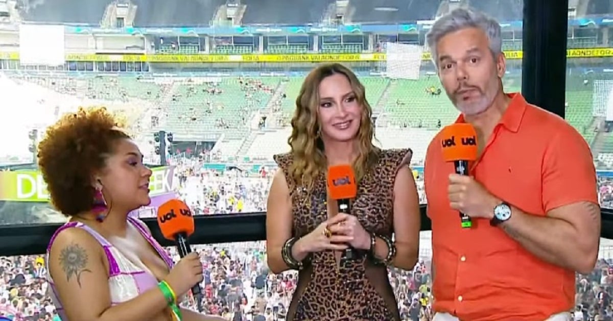 Claudia Leitte durante entrevista no CarnaUOL 2025 por Reprodução