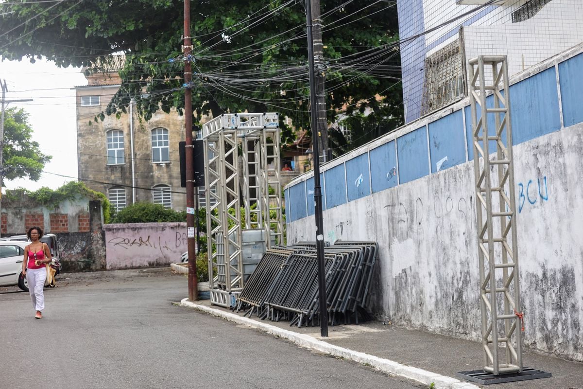 Portal do Carnaval começa a ser montado no Santo Antônio Além do Carmo