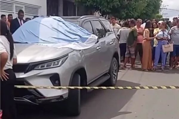 Advogado foi morto dentro do carro