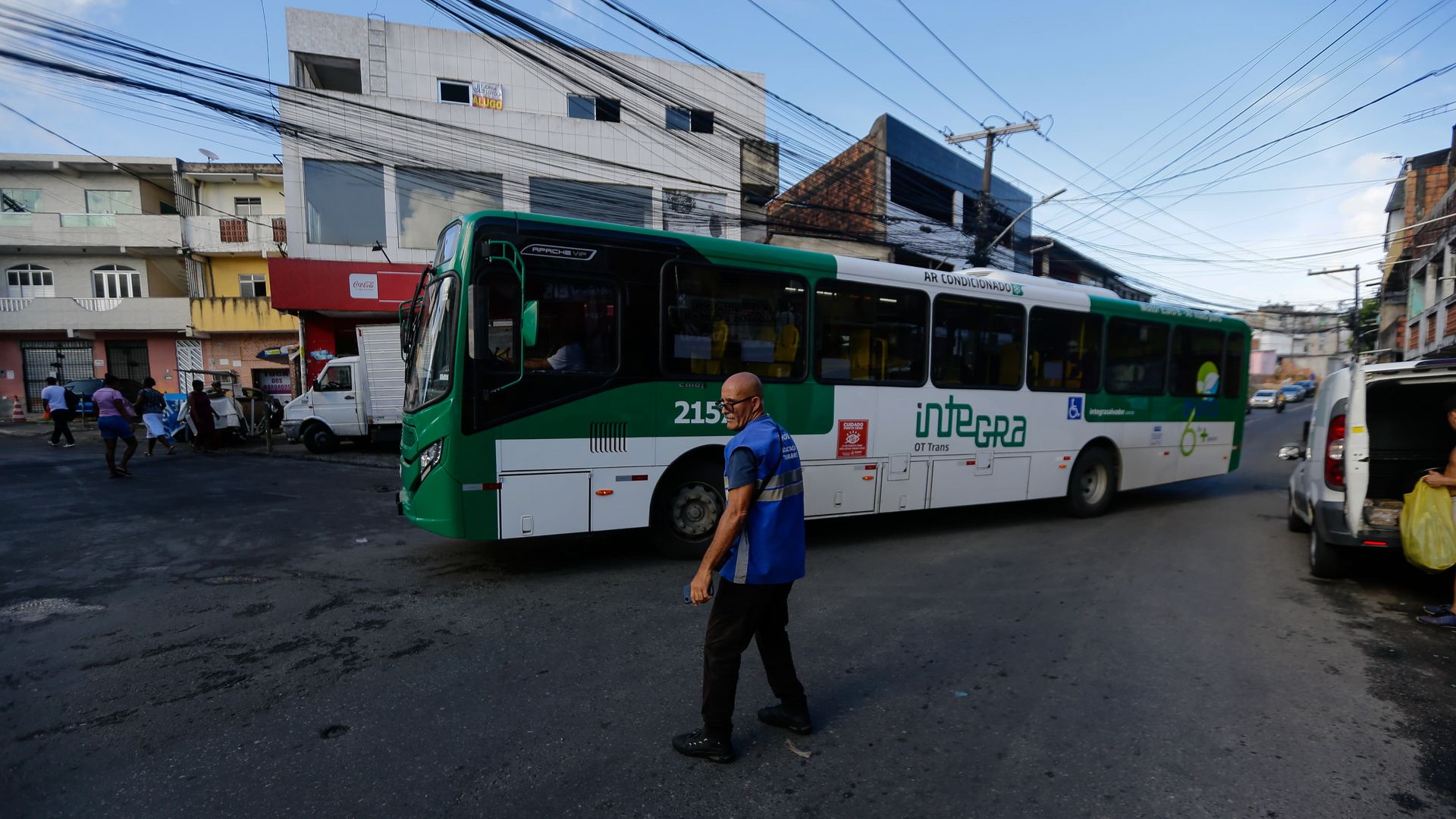 Imagem - Boatos de tiroteios assustam rodoviários e tiram ônibus de bairros em Salvador