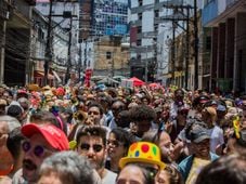 Imagem - Banho de Mar à Fantasia terá 12 horas de música e palco na praia; veja os detalhes