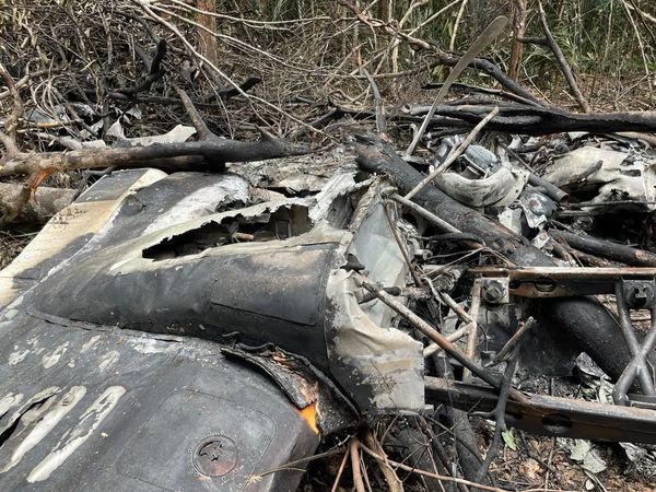 Destroços do avião venezuelano abatido por militares da FAB