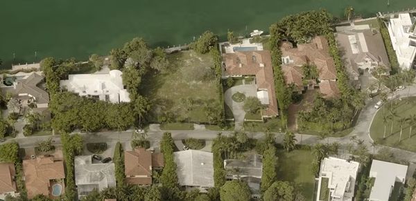 Terreno de Neymar em Miami