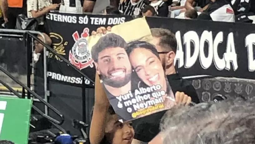 Imagem - Torcida do Corinthians provoca Neymar com gritos de 'Bruna Marquezine' e atacante reage; veja