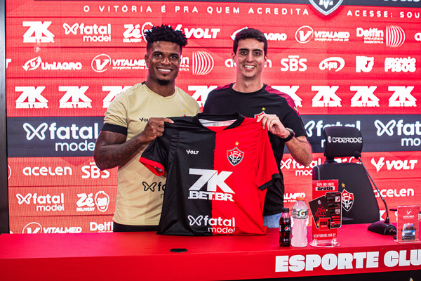 Jamerson foi apresentado oficialmente pelo Vitória nesta quinta-feira (13)