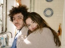 Imagem - Selena Gomez e Benny Blanco compram mansão de R$ 200 milhões de famoso de Hollywood; veja detalhes