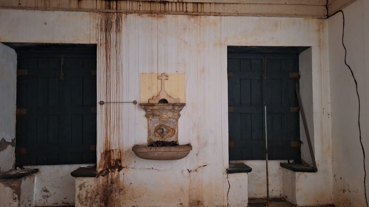 Entrada da Igreja de São Miguel em estado atual