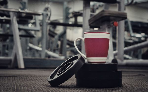 Evidências indicam que a cafeína pode aumentar a resistência e a força muscular