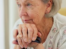 Imagem - Saiba qual é e os prós e contras do novo medicamento para tratar casos de Alzheimer