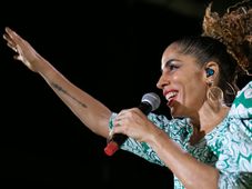 Imagem - Marcia Castro faz show de graça com participações de Daniela Mercury, Mayra Andrade, Larissa Luz e Josyara