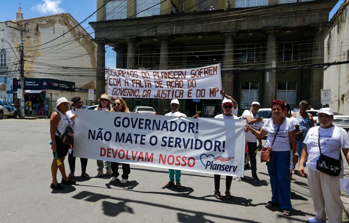 Servidores protestam em Salvador 