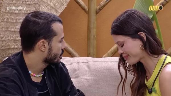 Vitória Strada chora ao desabafar com Mateus