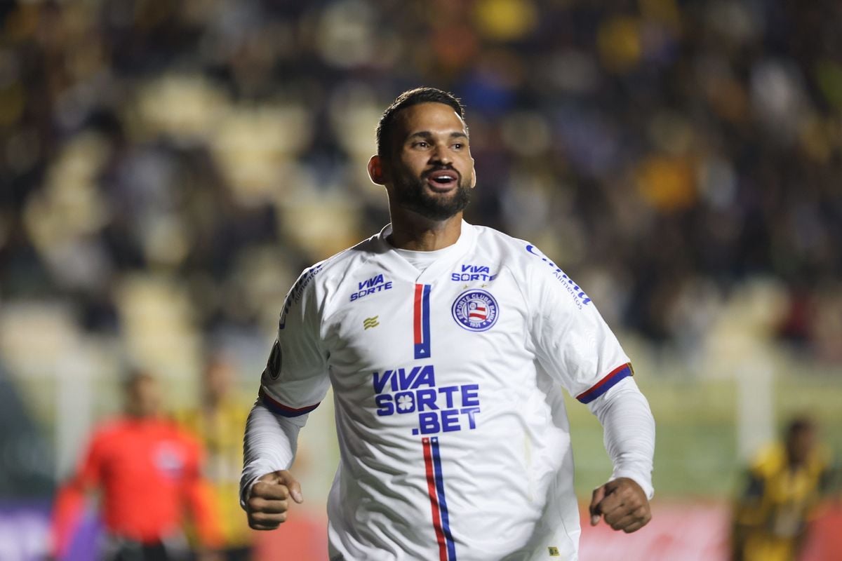 Willian José celebra gol do empate do Bahia contra o The Strongest