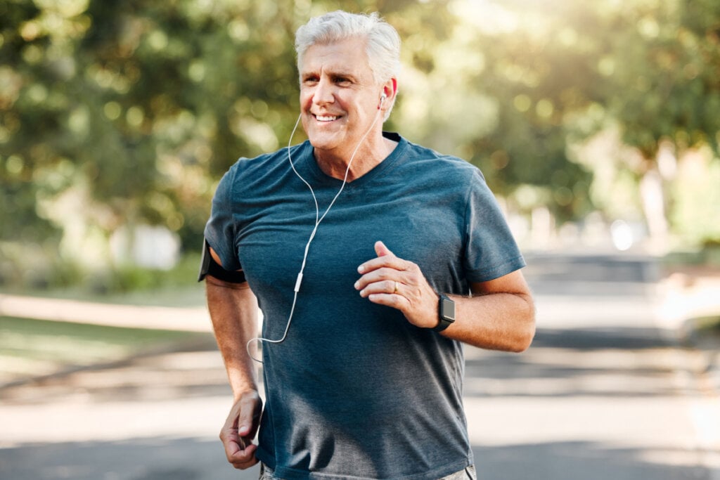 Buscar atividades que tragam prazer favorece o hábito de práticar exercícios físicos (Imagem: PeopleImages.com – Yuri A | Shutterstock)