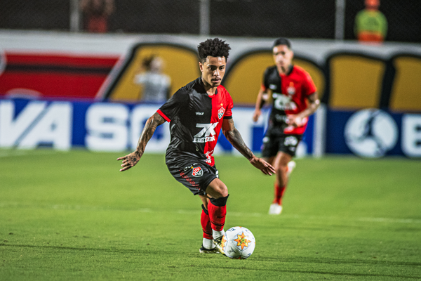 Vitória defende invencibilidade de 16 jogos contra o Fortaleza