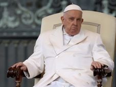 Imagem - Internado, Papa Francisco pensa em renunciar, admitem cardeais