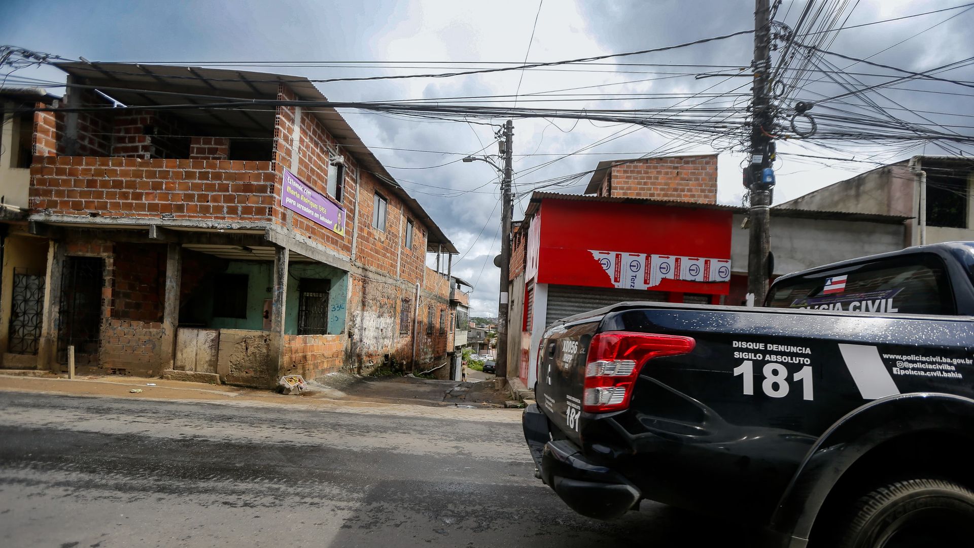 Imagem - Execução de casal dentro de casa em Periperi tinha gerente do Bonde do Maluco como alvo