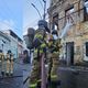 Imagem - Bombeiros fazem rescaldo para evitar volta das chamas em casarão que pegou fogo no Santo Antônio Além do Carmo