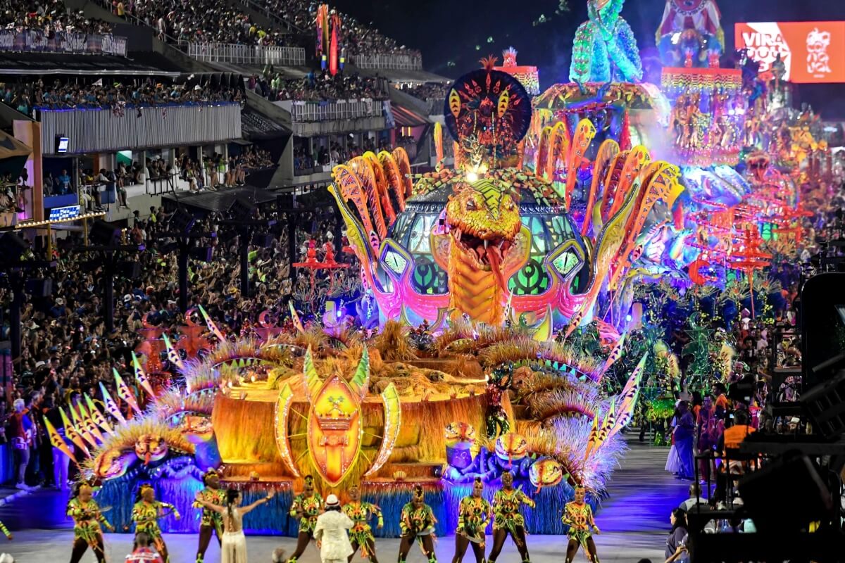 O samba é um dos símbolos do Brasil e do Carnaval (Imagem: Celso Pupo | Shutterstock)