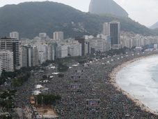 Imagem - Nem Madonna, nem Stones: maior público de Copacabana é do papa Francisco